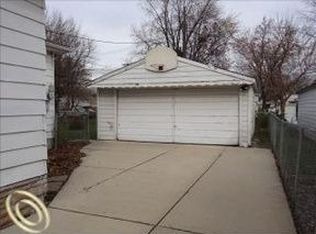 2210 Council Ave, Lincoln Park, MI 48146