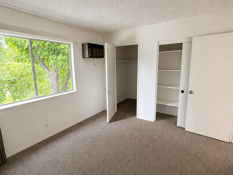 390 S Walnut Ave #7 — Photo 6