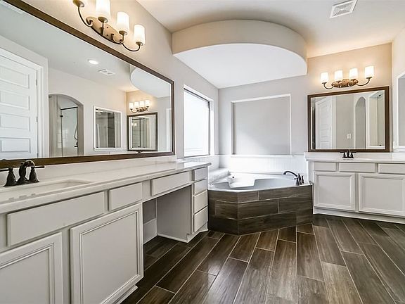 4th image of 1625 Itzia Ct
