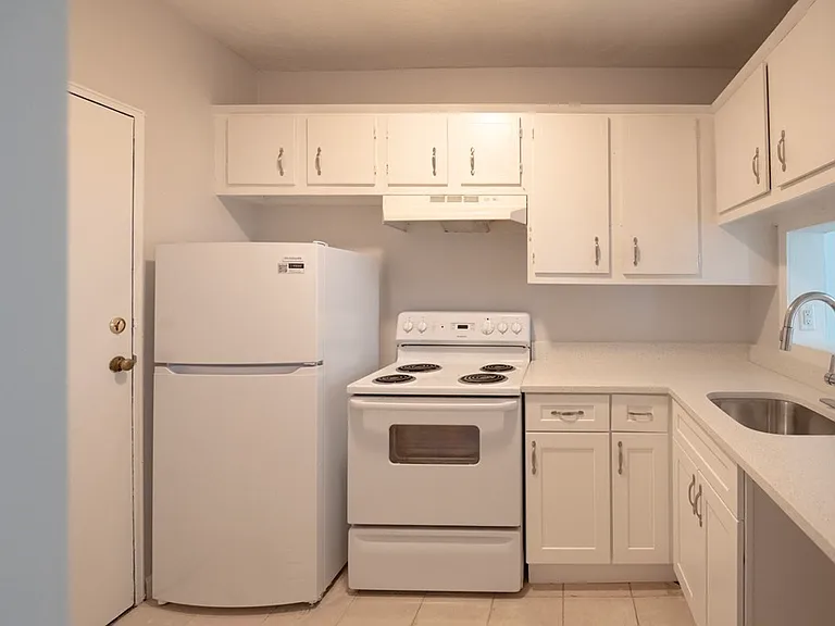 5 Beaver Park Rd #5 — Photo 6