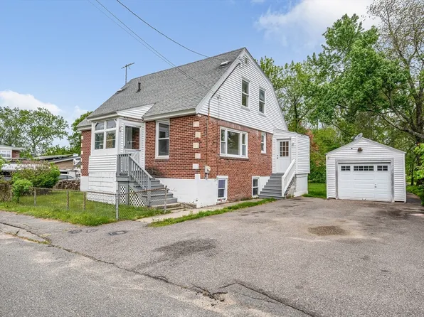 33 Kensington Ave, Methuen, MA 01844