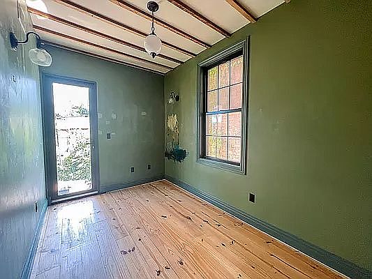 5th image of 214 Saint Nicholas Ave #1R