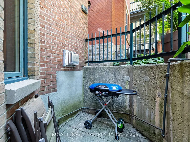 513 King Edward Ave #1 — Photo 20