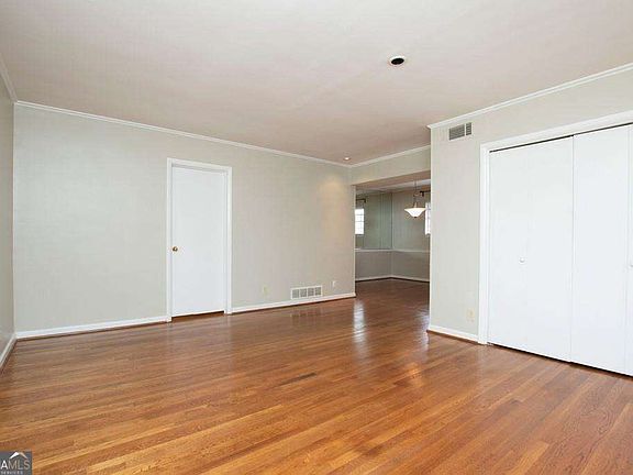 4th image of 3660 Peachtree Rd NE APT E7