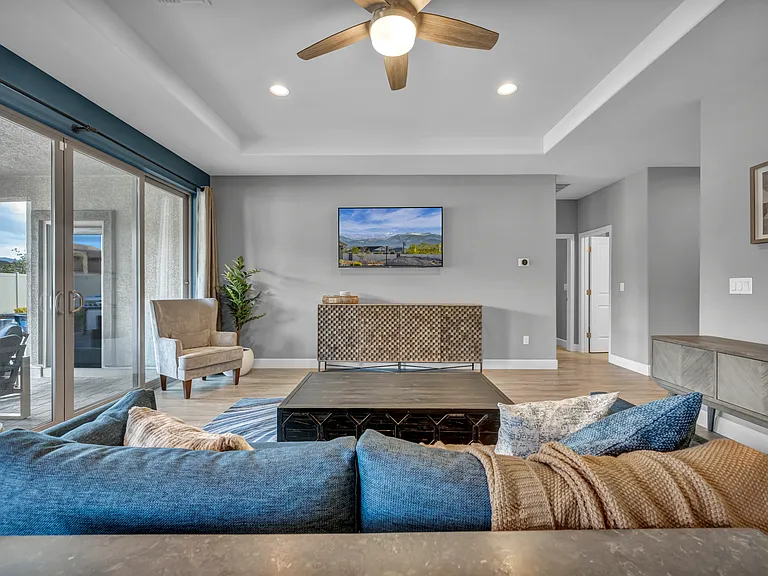 518 Riverbed Cir — Photo 10