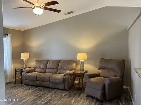 2nd image of 2660 Huntington Dr