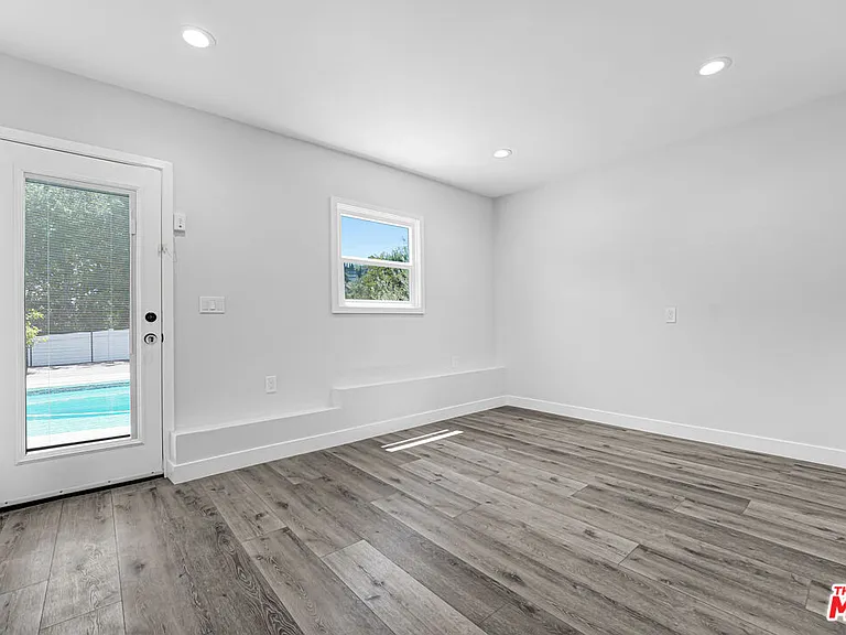 2383 Panorama Ter — Photo 26