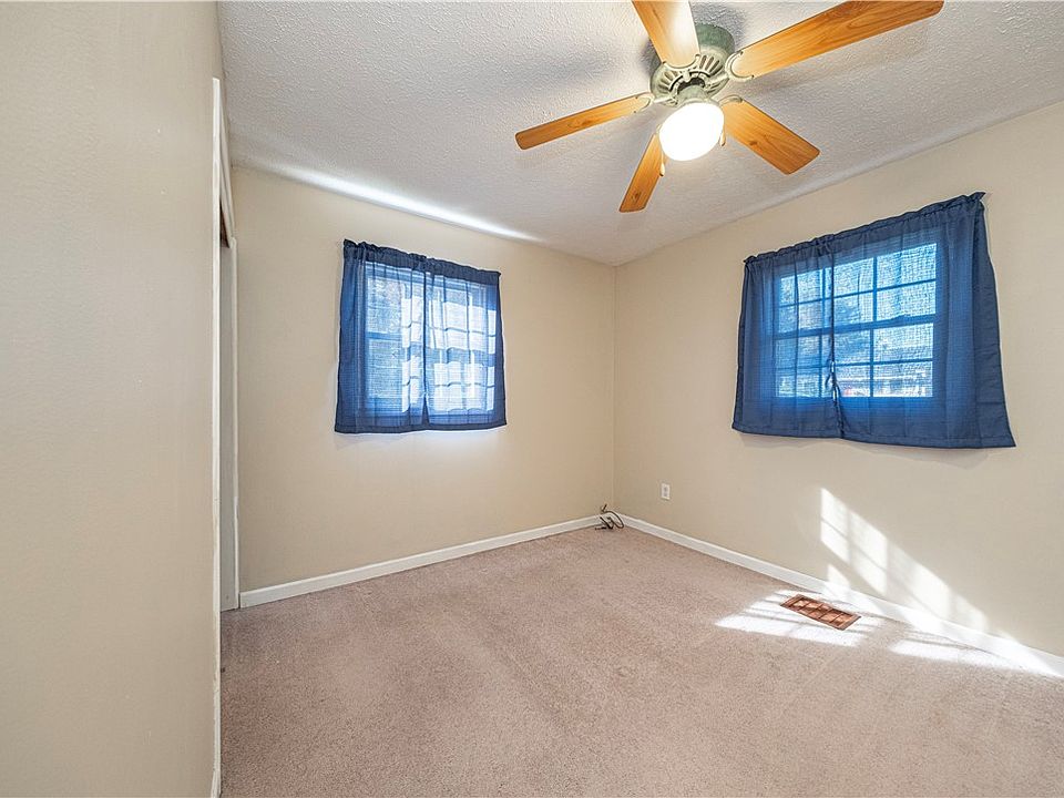 13th image of 23 Walnut St