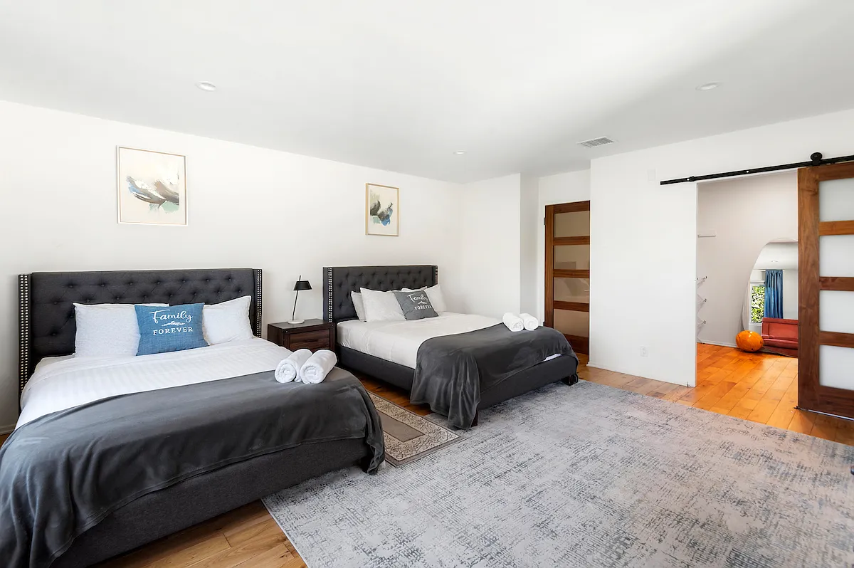 12337 Gorham Ave — Photo 3