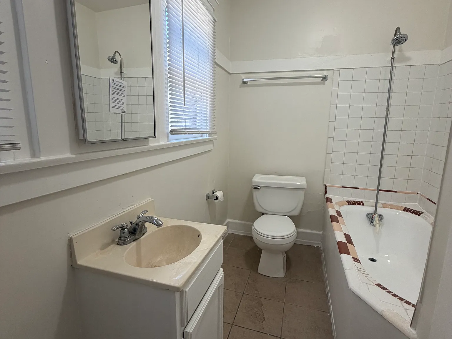 Studio, 300 sqft, $1,499 — Photo 4