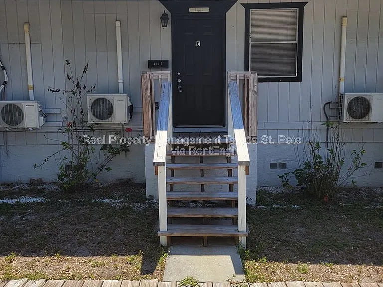 402 W Amelia Ave #C — Photo 3