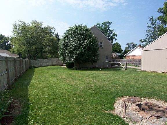 5th image of 19509 Gilmer St