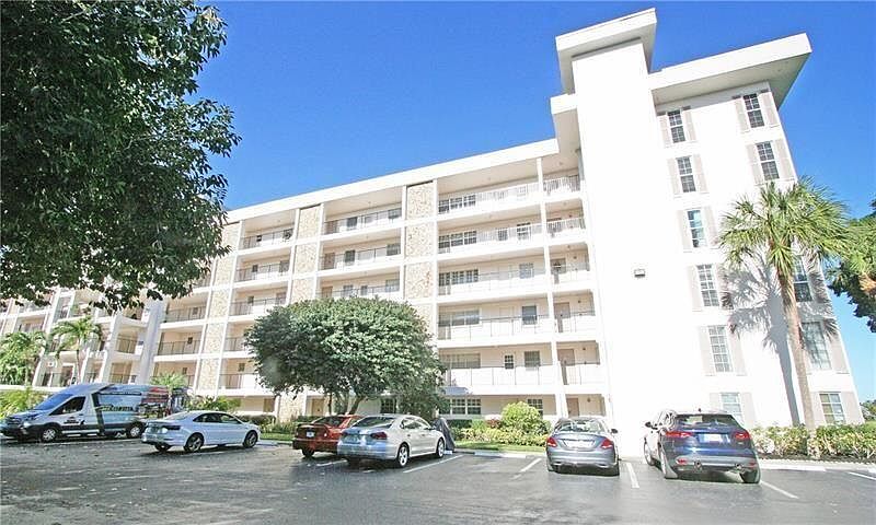 1st image of 2801 N Palm Aire Dr APT 406