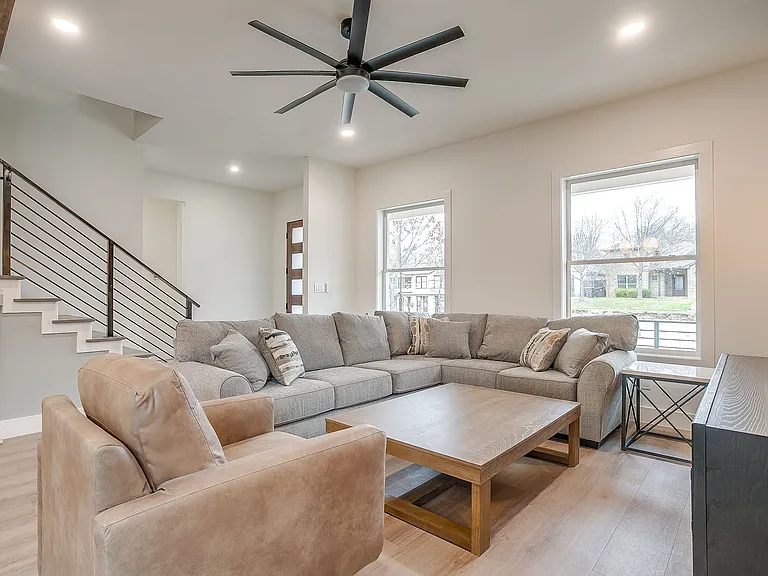 2705 Gordon Ave — Photo 12