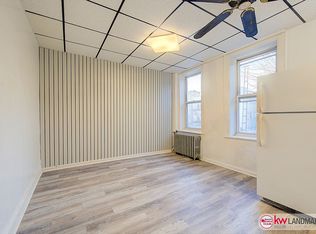 25-41 14th Pl, Astoria, NY 11102