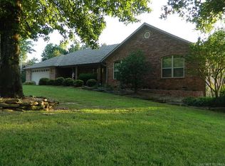 21037 S Forrest Dr, Tahlequah, OK 74464