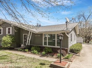 3205 78th St, Urbandale, IA 50322