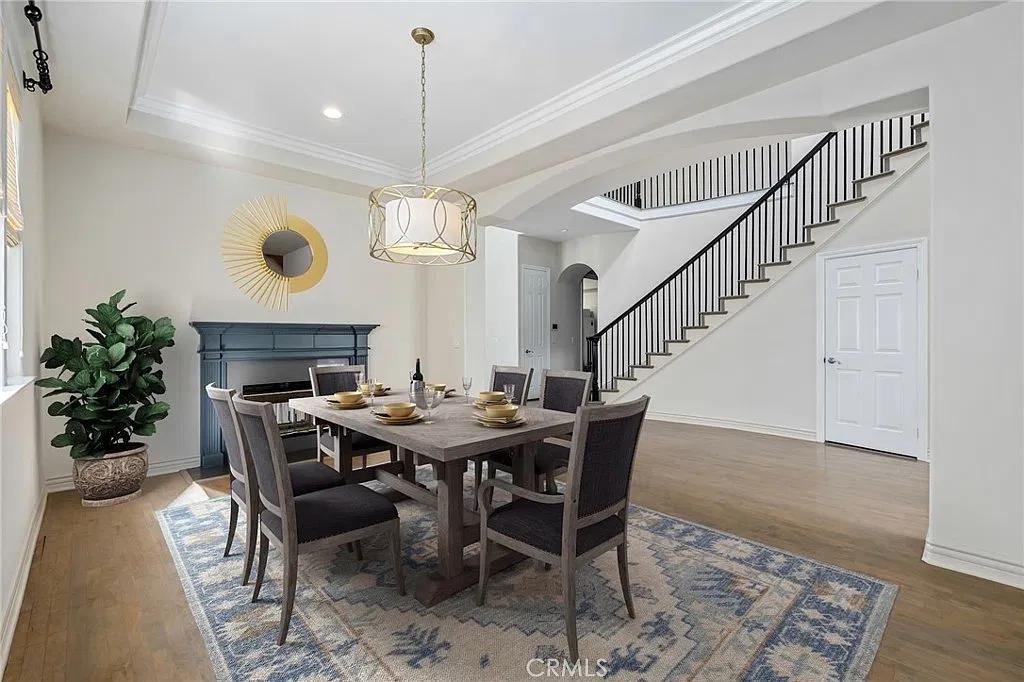 5 bed, 4319 sqft, $20,000 — Photo 3