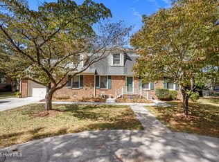 705 River Rd, Trent Woods, NC 28562