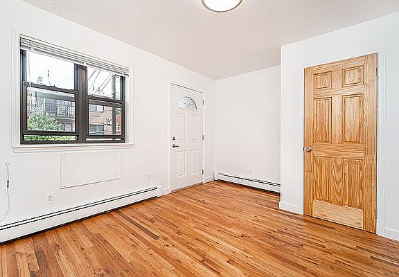 4th image of 35-25 32nd St #3Y