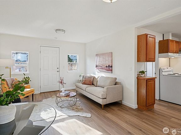 3rd image of 1213 S J Street