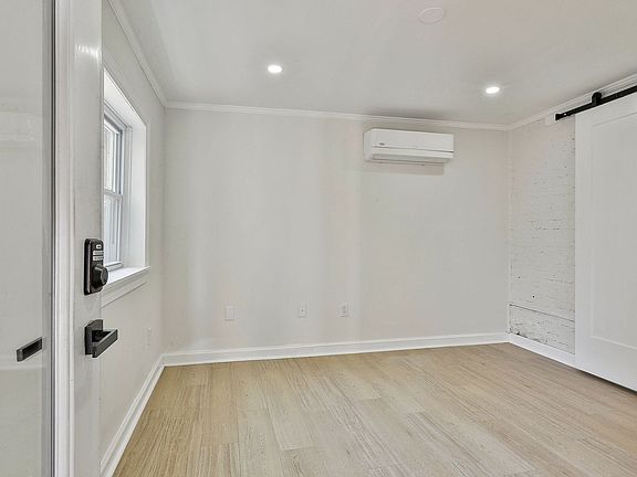 3rd image of 685 Argonne Ave NE APT 14