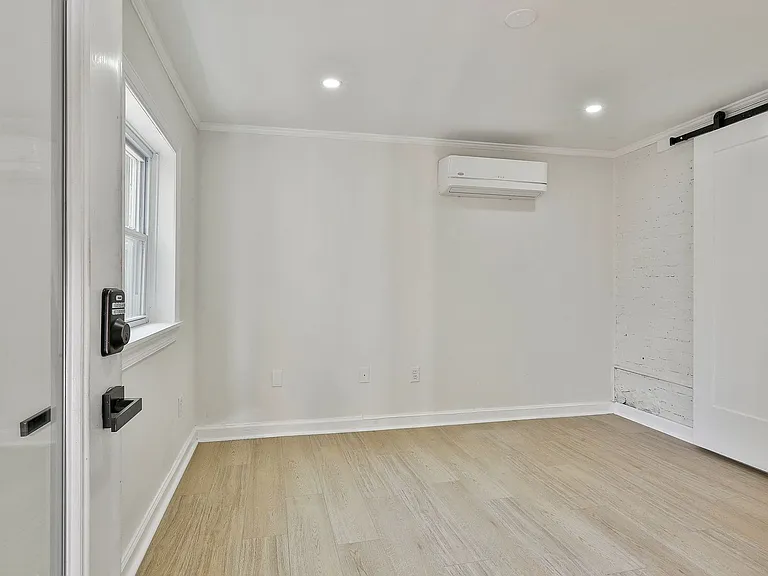 685 Argonne Ave NE #14 — Photo 3