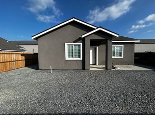 1045 E Douglas Ave #2, Visalia, CA 93292