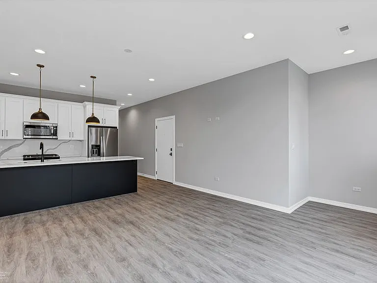 4917 S Champlain Ave #2 — Photo 8