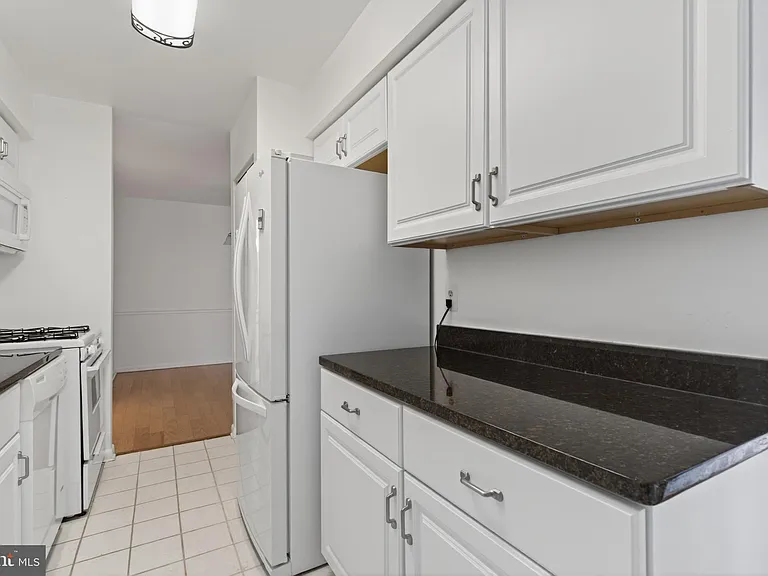 11260 Chestnut Grove Sq #139 — Photo 7