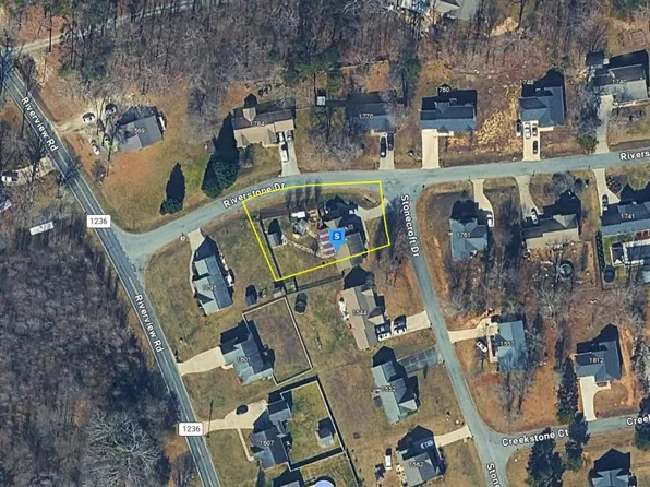 1536 Stonecroft Dr, Lincolnton, NC 28092