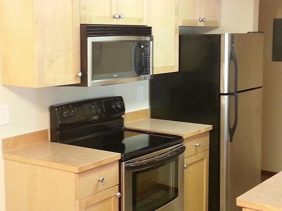4th image of 1522 NE 175th St Unit 102