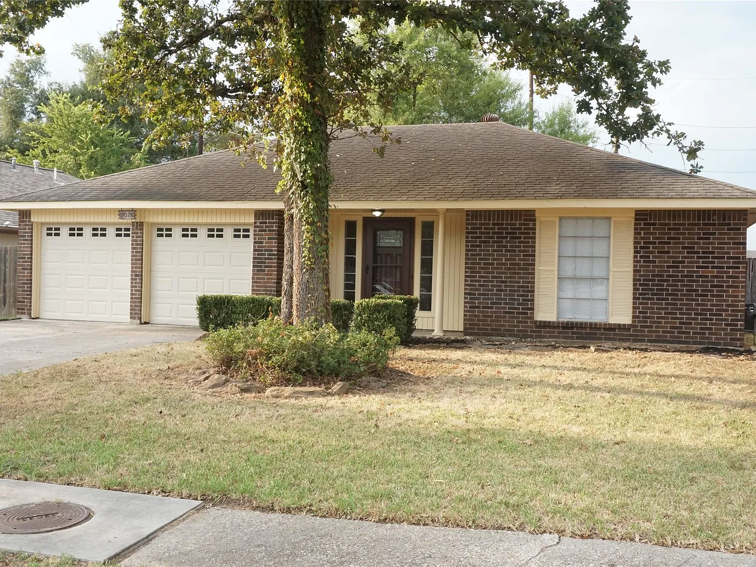 3 bed, 2.0 bath, 1376 sqft, $1,950 — Photo 1