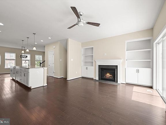 4th image of 7204 Barrberry Ln