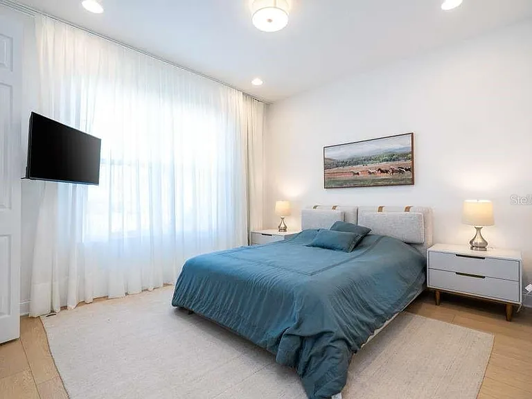 16870 Sanctuary Dr — Photo 26