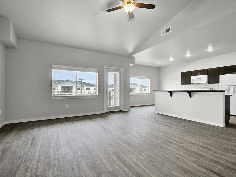 7016 Enoch Dr — Photo 4