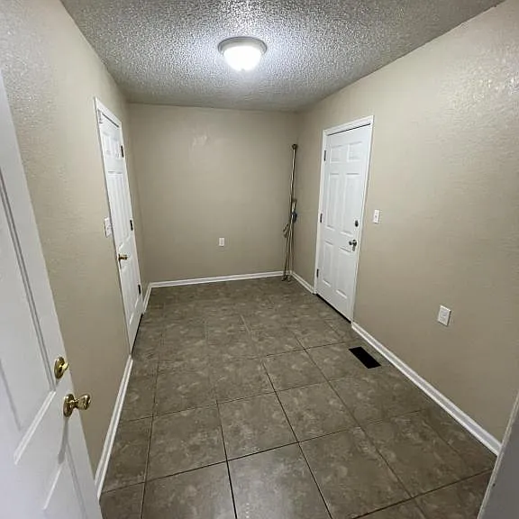 1551 N Heritage Ln — Photo 20