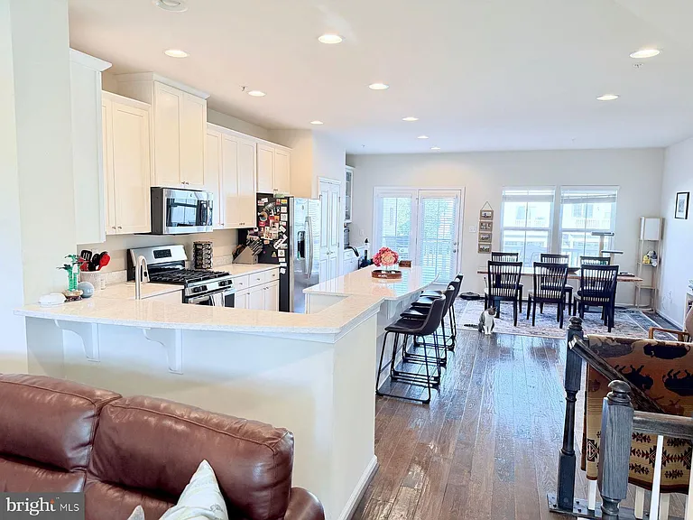 215 Quarry Point Rd — Photo 6