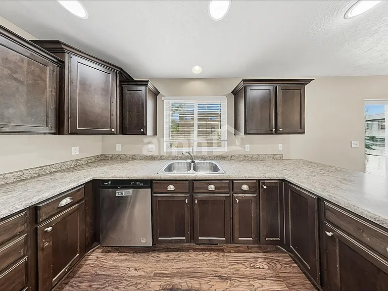 228 W Cedar Grove Ln — Photo 3