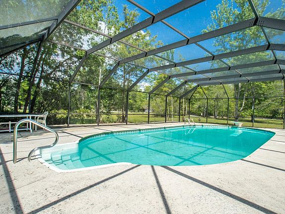 Oversized Screened Enclosure w/Pool