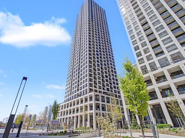 36 Elm Dr W #3202, Mississauga, ON L5B 0N3