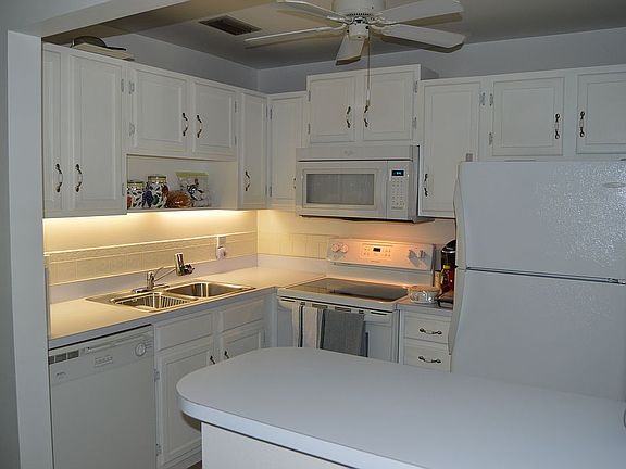 5th image of 15 Vista Gardens Trl