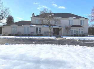 19 Kimberley Cir, Oak Brook, IL 60523