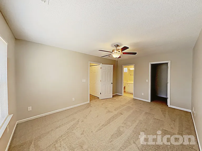 223 Pebblestone Dr — Photo 7
