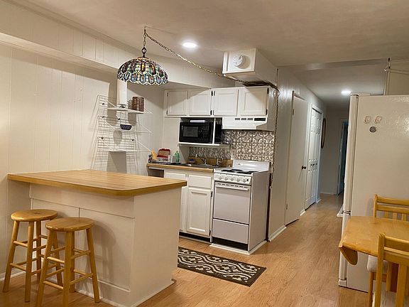 2nd image of 2210 24th St N #B