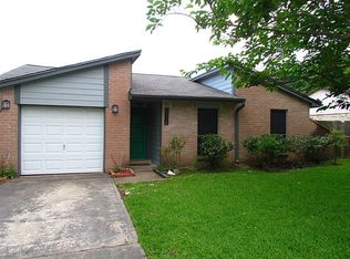 17114 Amber Ridge Dr, Sugar Land, TX 77498