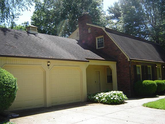 3rd image of 1564 Wellesley Dr