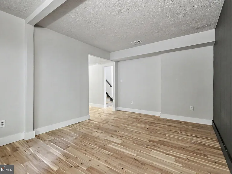 2105 Glencourse Ln — Photo 47
