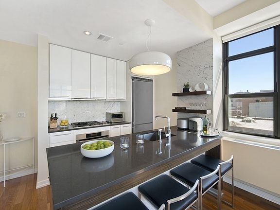 2nd image of 80 Metropolitan Ave #5B