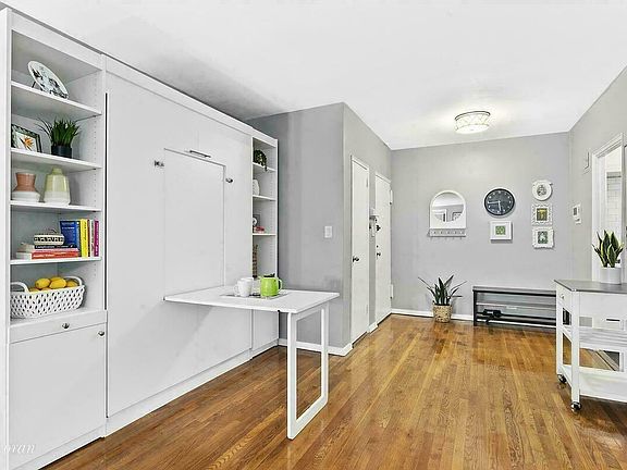 3rd image of 242 E 38th St APT 3G